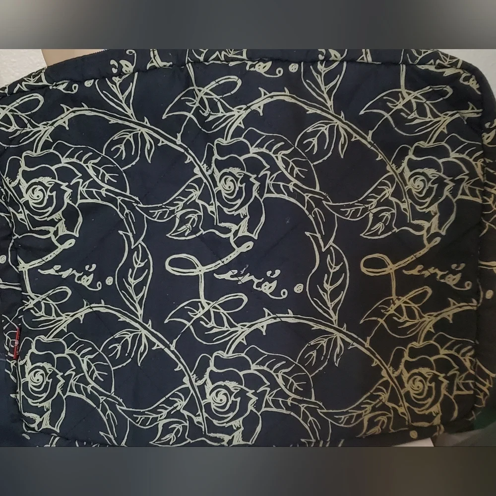 Levi’s black multi print padded cushioned fabric laptop sleeve‎